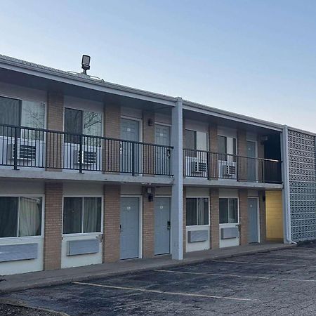 Super 8 By Wyndham Rockford South Ξενοδοχείο Εξωτερικό φωτογραφία
